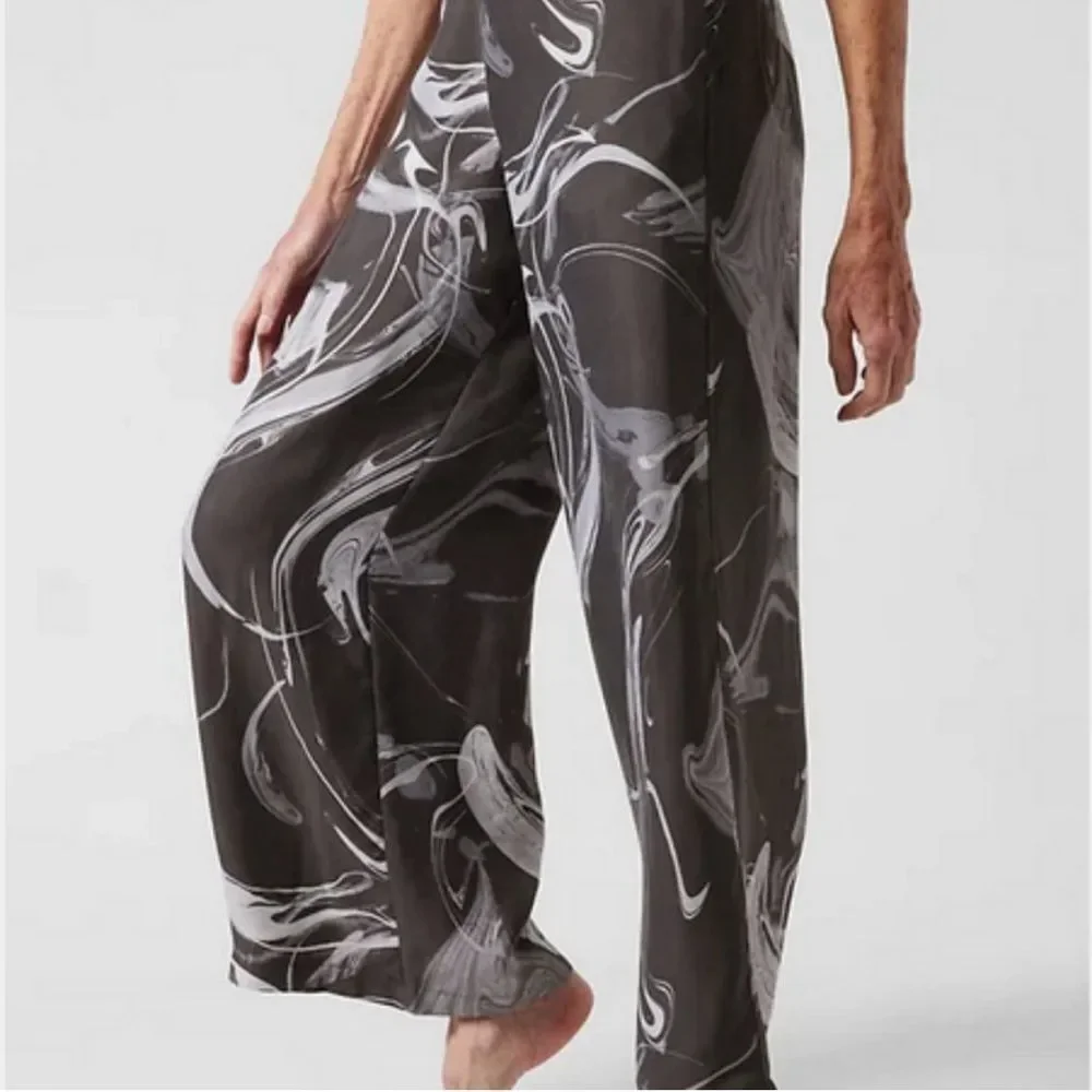 NWT Athleta Calm Cool Pant. Grey Black Marble with White.  Small - Picture 5 of 9